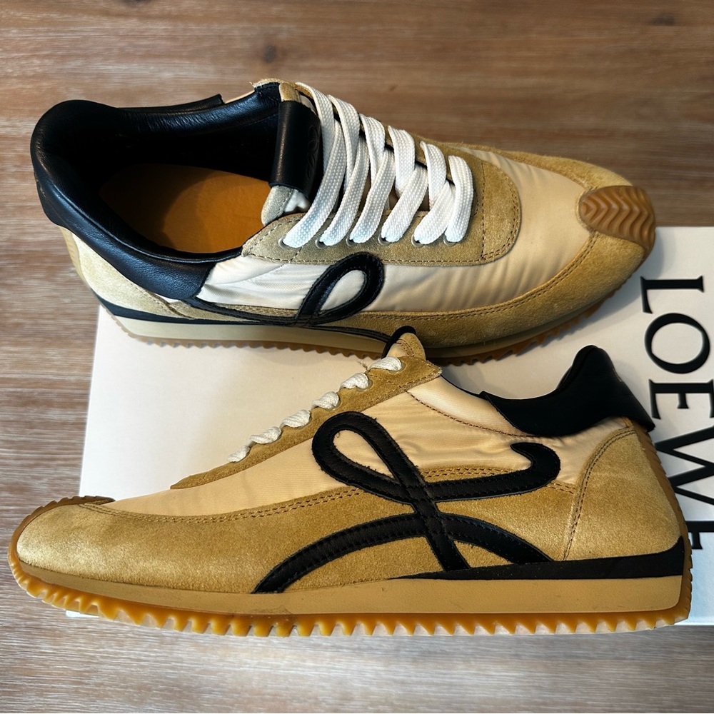 Loewe Women’s Flow Runner Tan and Black Sneakers sz 40